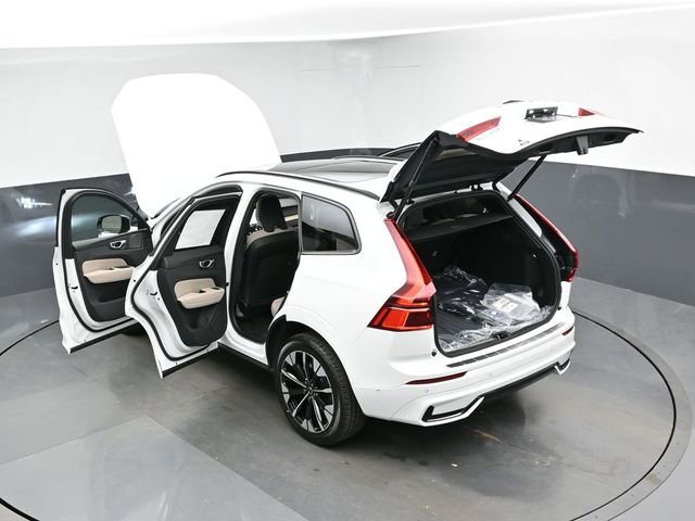 New 2026 Volvo XC60 B5 Plus w/ Protection Package Premier AWD/4WD image 53