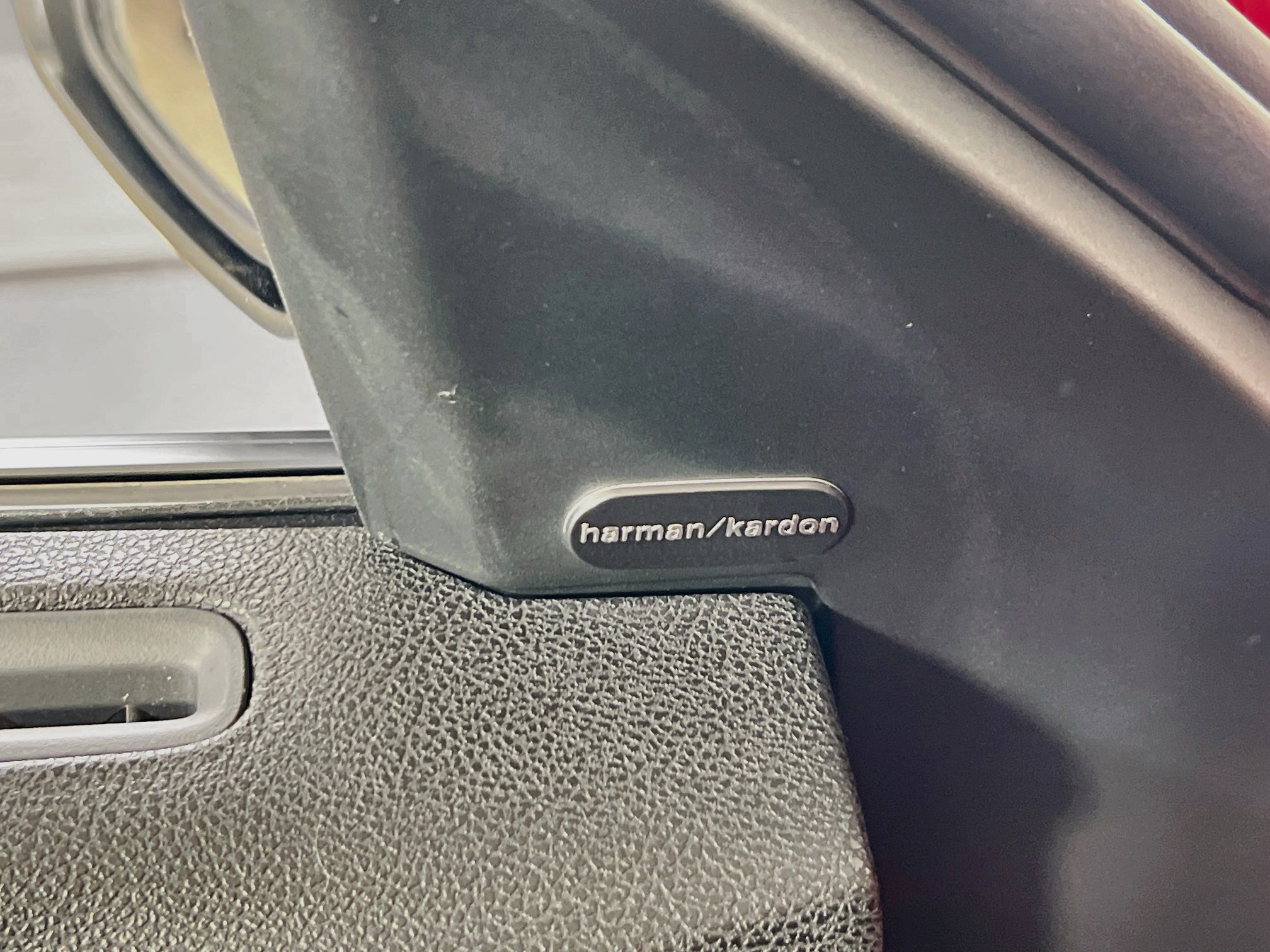 Used 2018 Dodge Charger SRT Hellcat w/ Harman/Kardon Audio Group RWD image 19