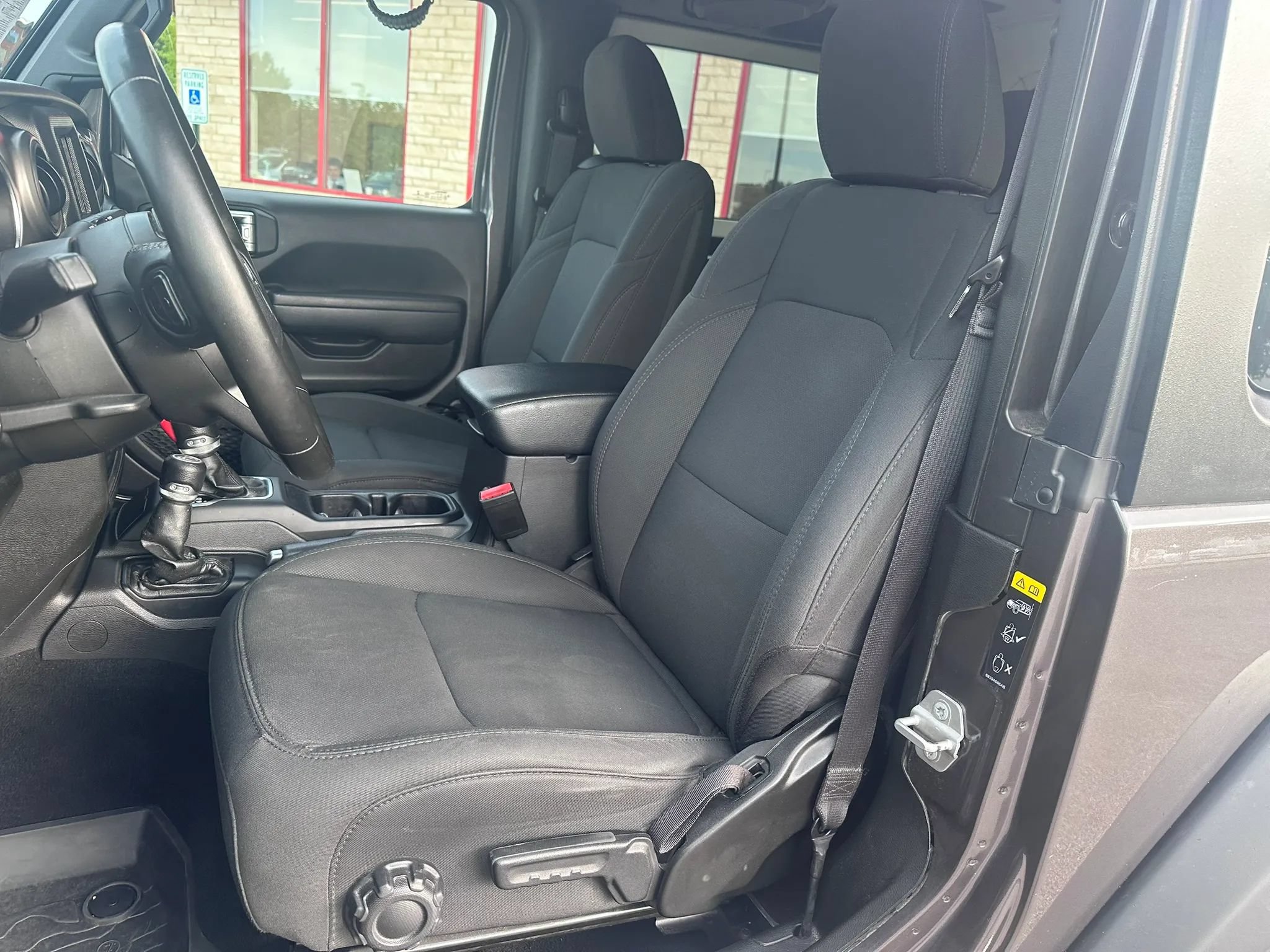 Used 2022 Jeep Wrangler Sport AWD/4WD image 9