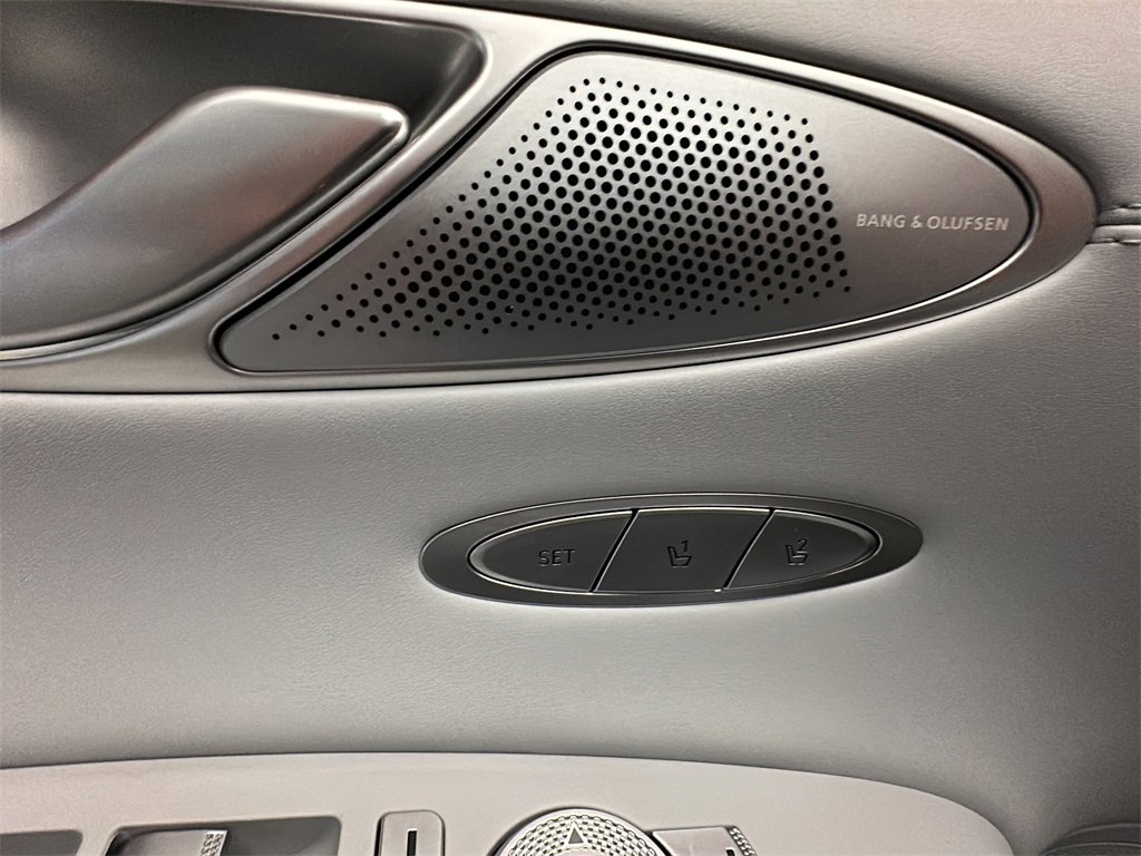 Certified 2026 Genesis GV70 2.5T Advanced image 11