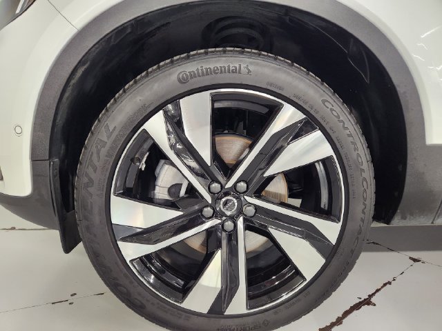 Used 2023 Volvo XC40 B5 Ultimate w/ Protection Package Premier AWD/4WD image 8