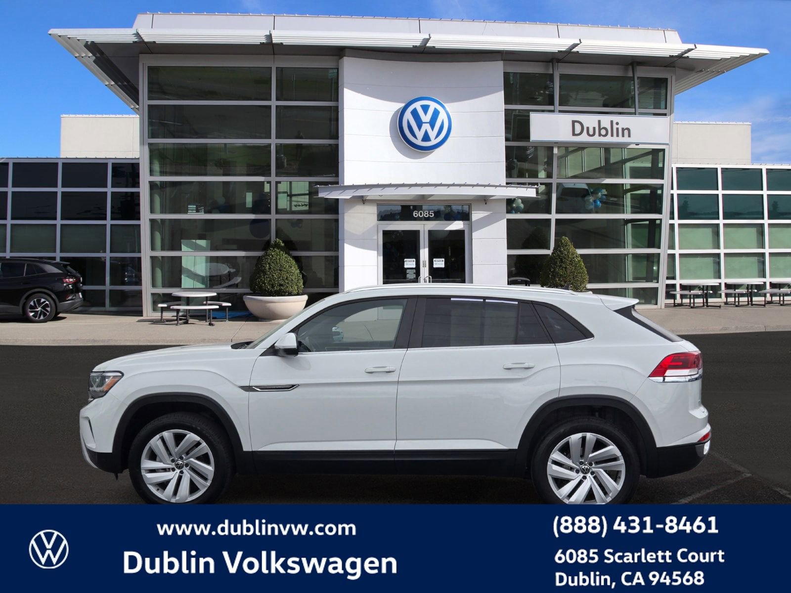 Used 2023 Volkswagen Atlas Cross Sport SE FWD image 7
