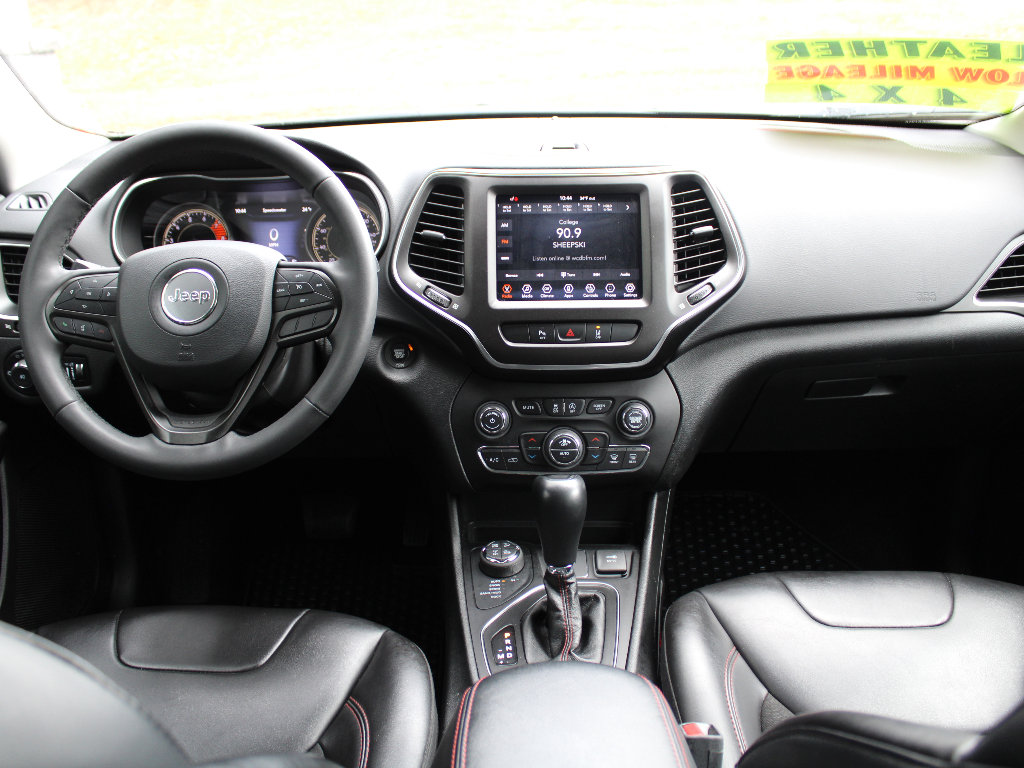 Used 2021 Jeep Cherokee Trailhawk image 13