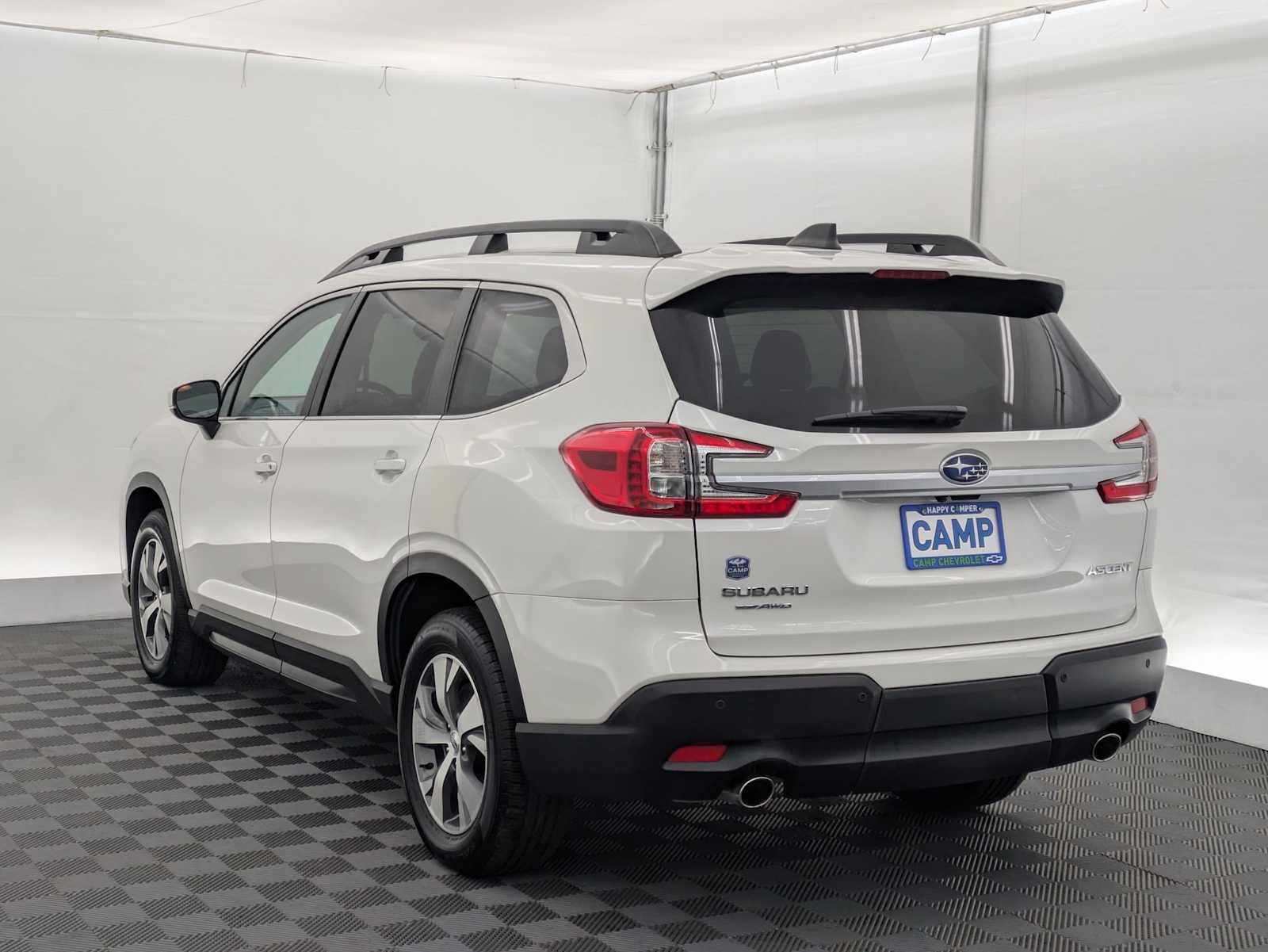 Used 2024 Subaru Ascent Premium w/ Convenience Package image 4