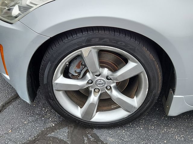 Used 2006 Nissan 350Z Touring RWD image 9