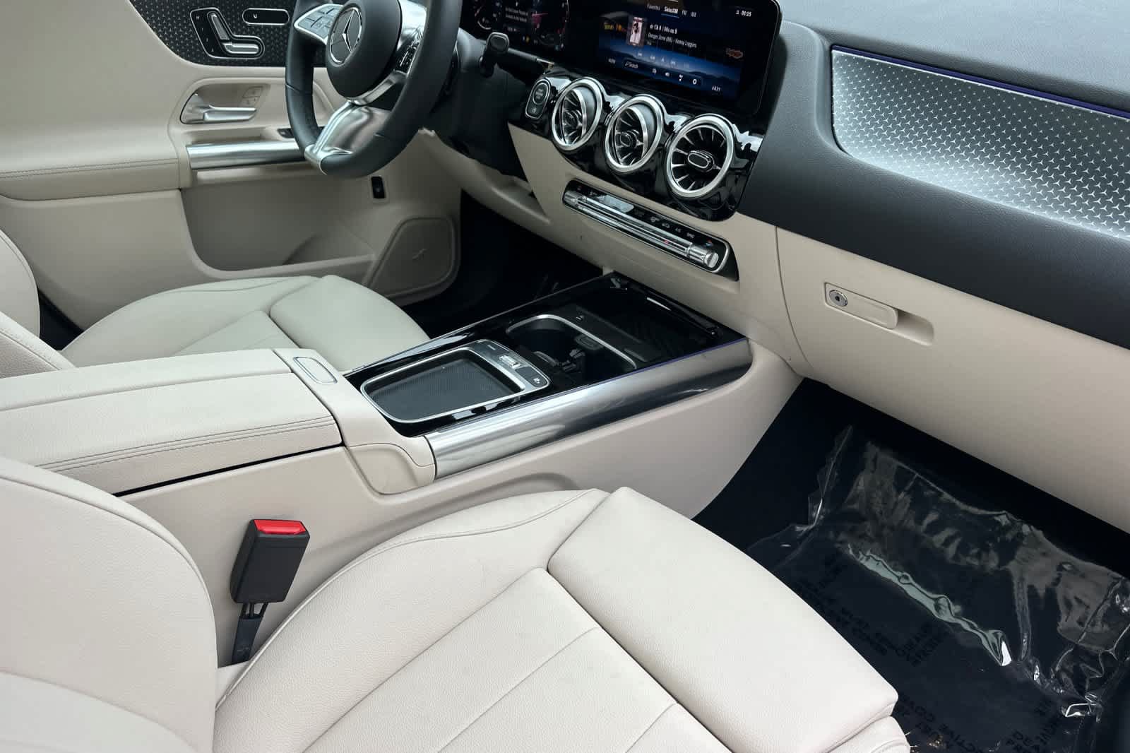 Certified 2026 Mercedes-Benz GLA 250 4MATIC image 15