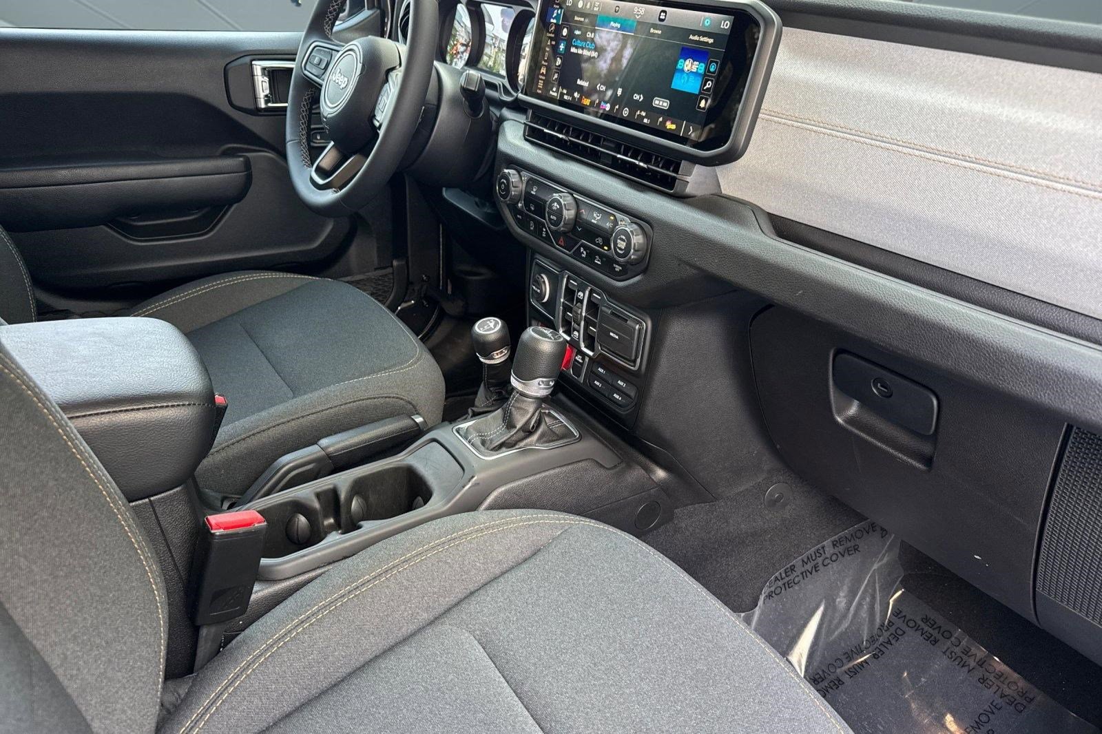 Used 2025 Jeep Gladiator Willys image 32