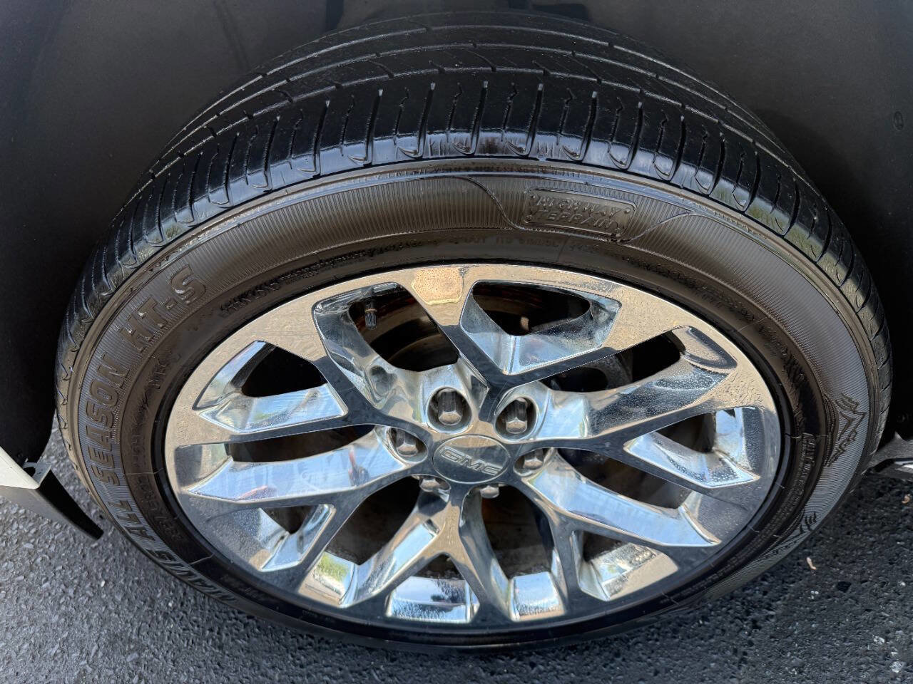 Used 2018 GMC Yukon SLT w/ Open Road Package AWD/4WD image 9