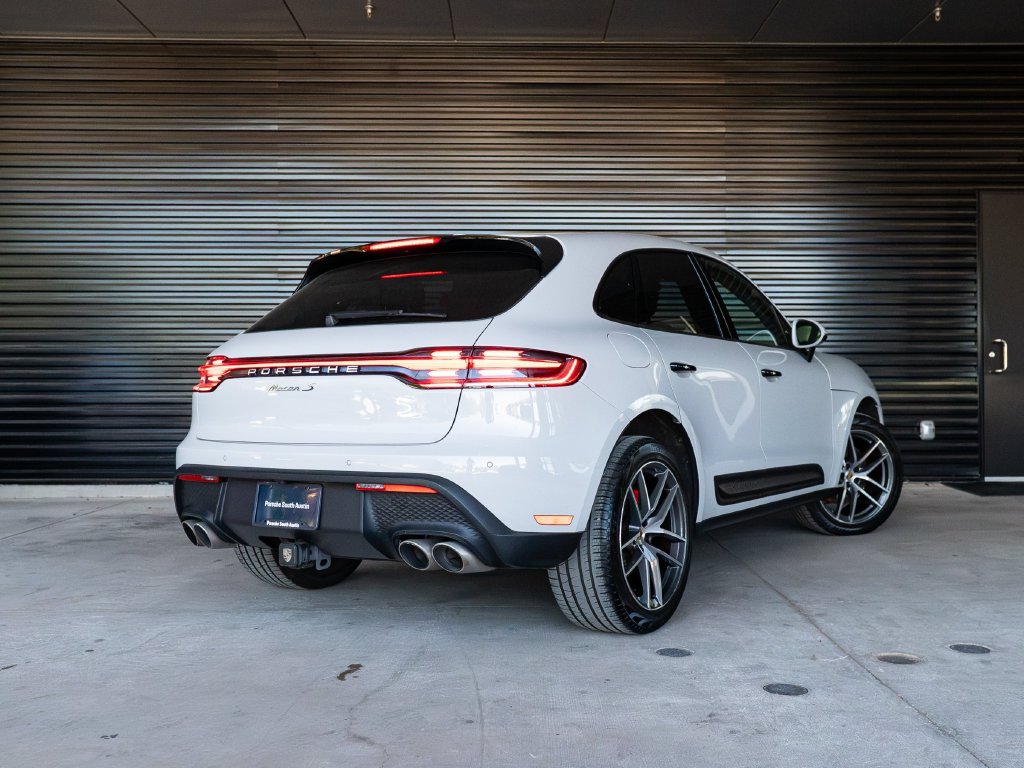 Certified 2023 Porsche Macan S AWD/4WD image 7