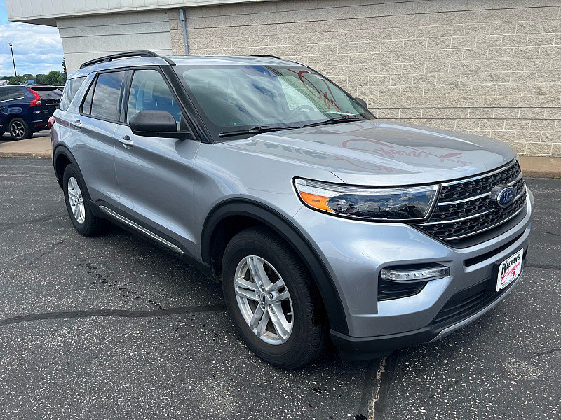 Used 2021 Ford Explorer XLT w/ Equipment Group 202A AWD/4WD image 2