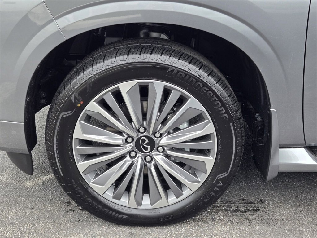 New 2026 INFINITI QX80 Luxe image 11