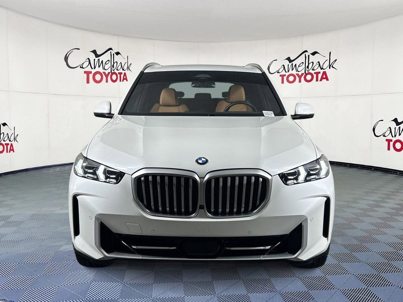 Used 2024 BMW X5 sDrive40i w/ Executive Package image 2