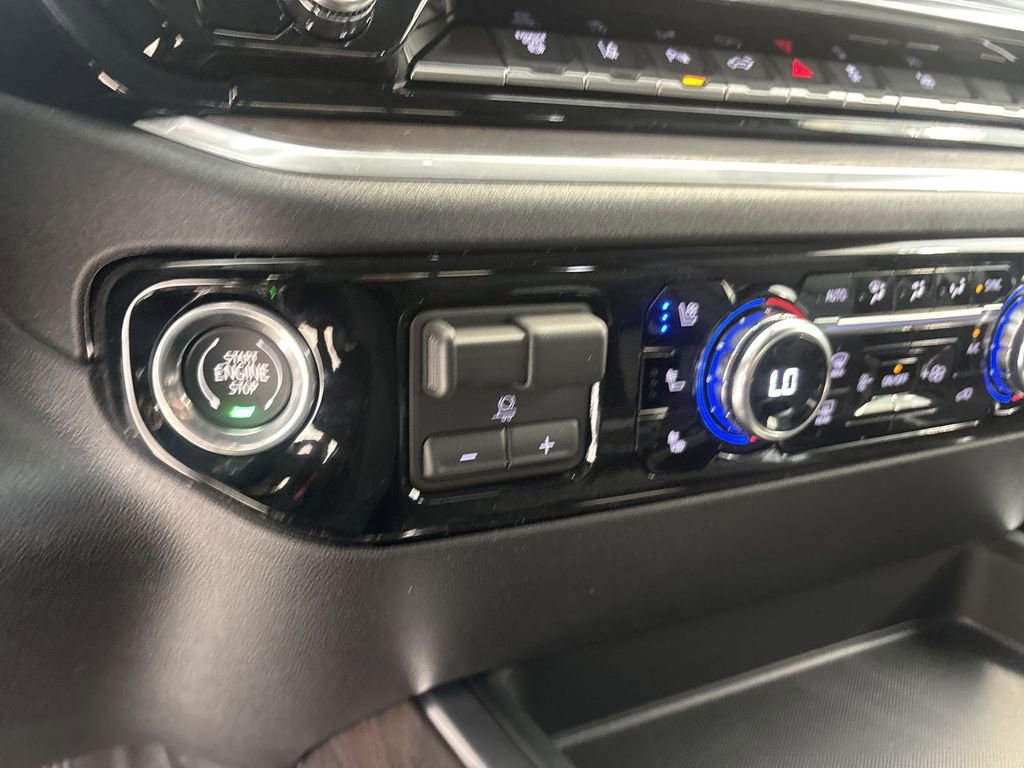 New 2026 GMC Sierra 3500 SLT w/ SLT Convenience Package image 17