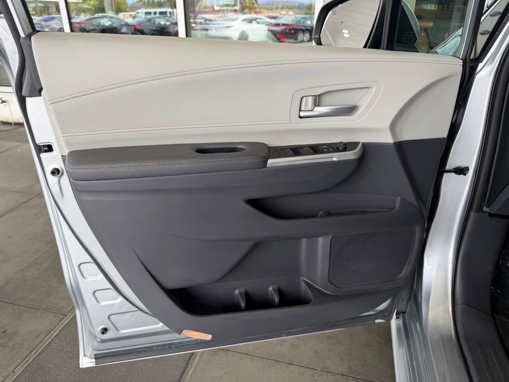 Certified 2021 Toyota Sienna XLE FWD image 19