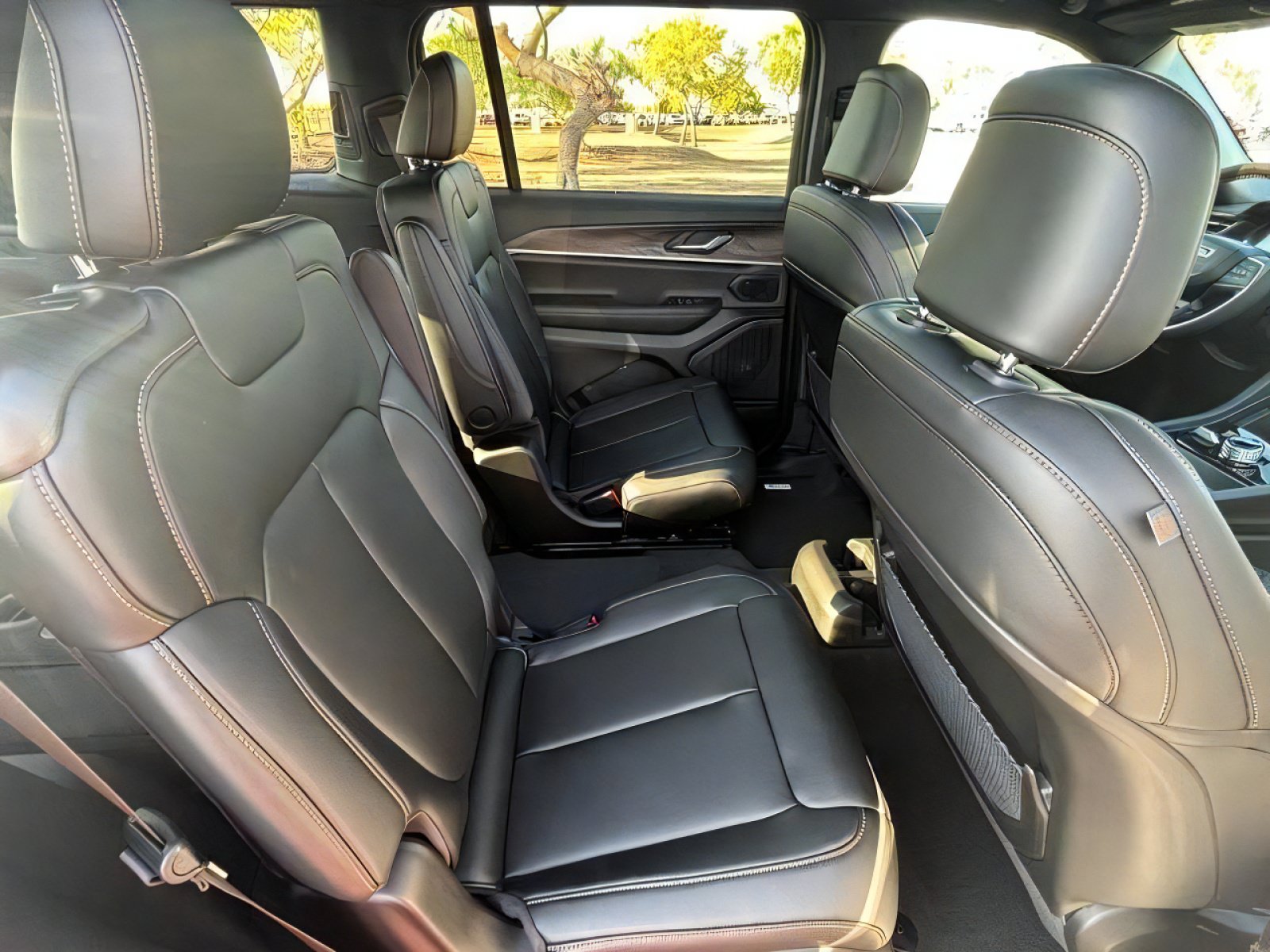 New 2026 Jeep Grand Cherokee L Limited AWD/4WD image 30