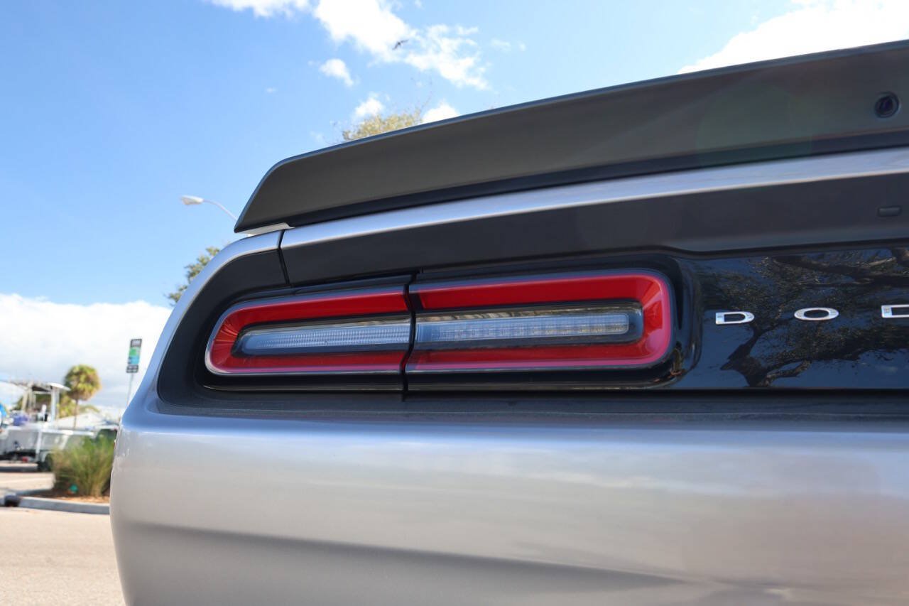 Used 2015 Dodge Challenger SRT Hellcat RWD image 58