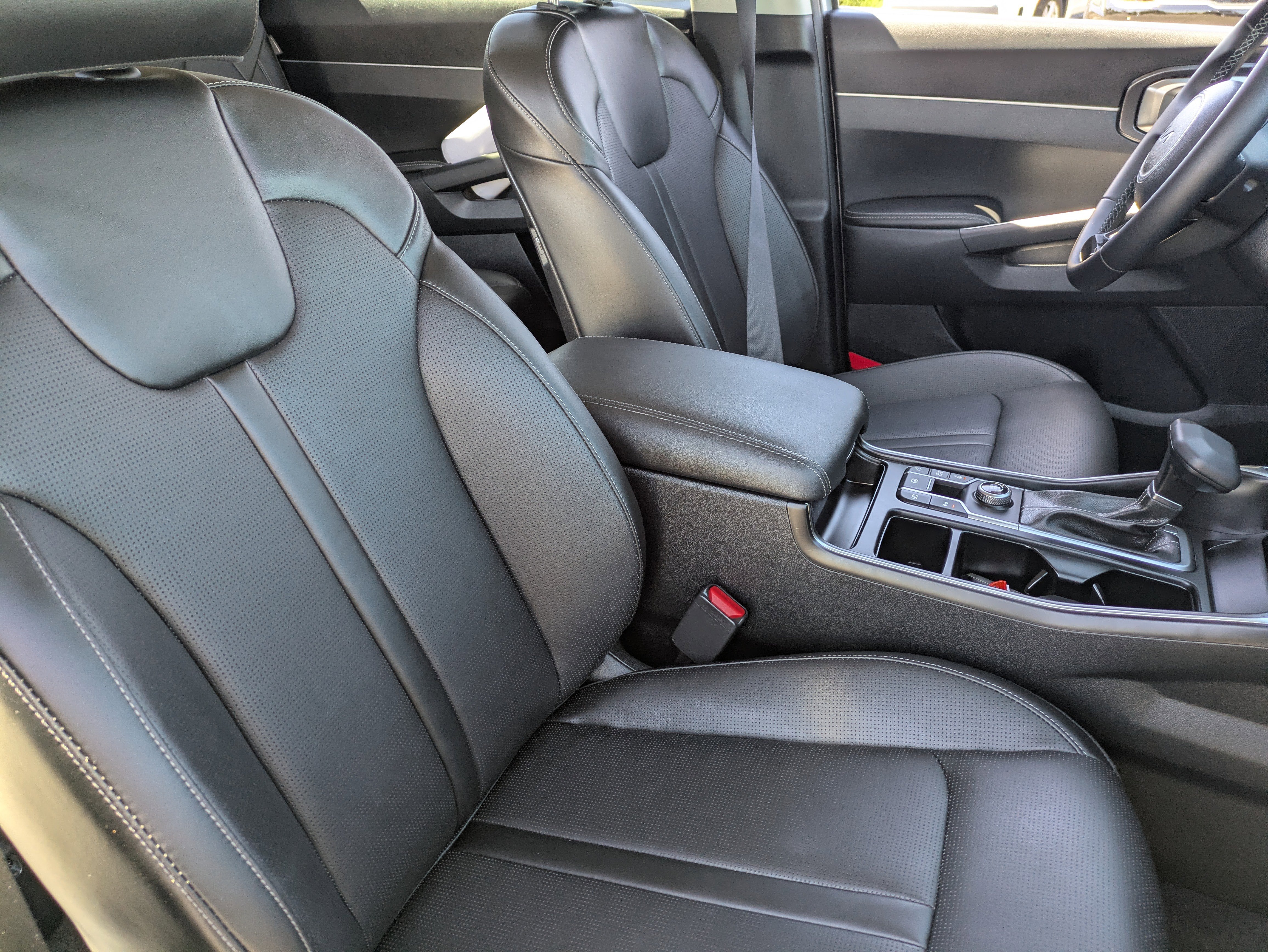 Certified 2025 Kia Sorento S w/ Panoramic Sunroof Package image 11