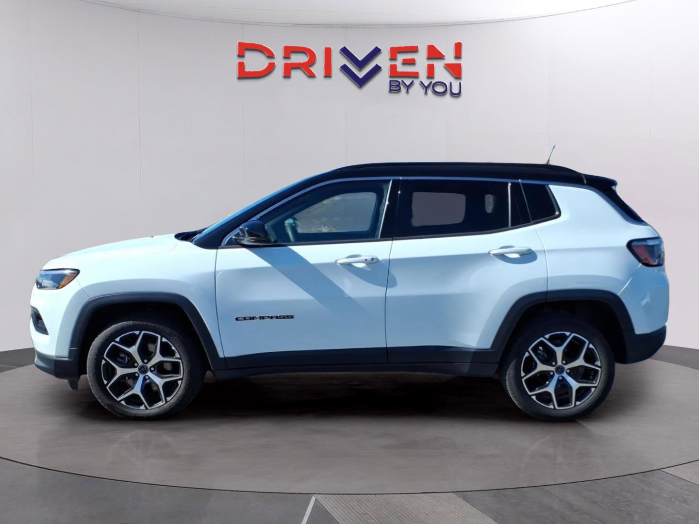 Used 2025 Jeep Compass Limited AWD/4WD image 2