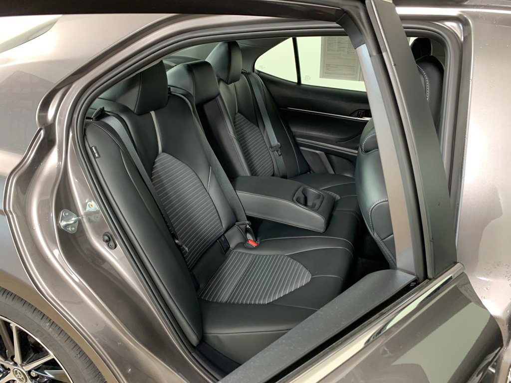 Used 2024 Toyota Camry SE w/ Convenience Package image 33