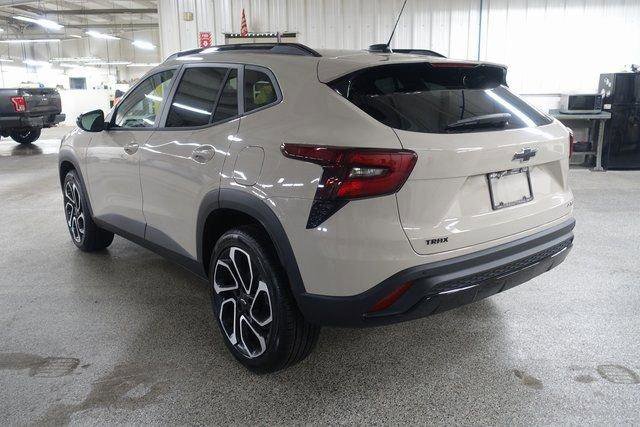 New 2026 Chevrolet Trax RS w/ Driver Confidence Package image 5