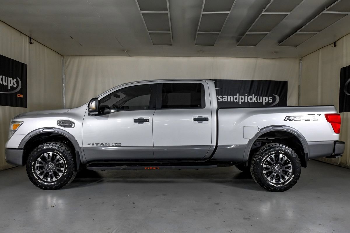 Used 2019 Nissan Titan PRO-4X image 11