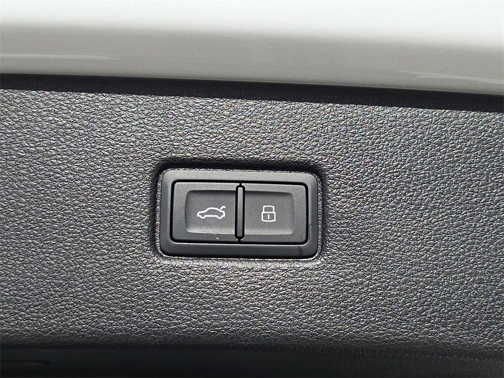 New 2026 Audi Q7 3.0T Premium Plus image 14