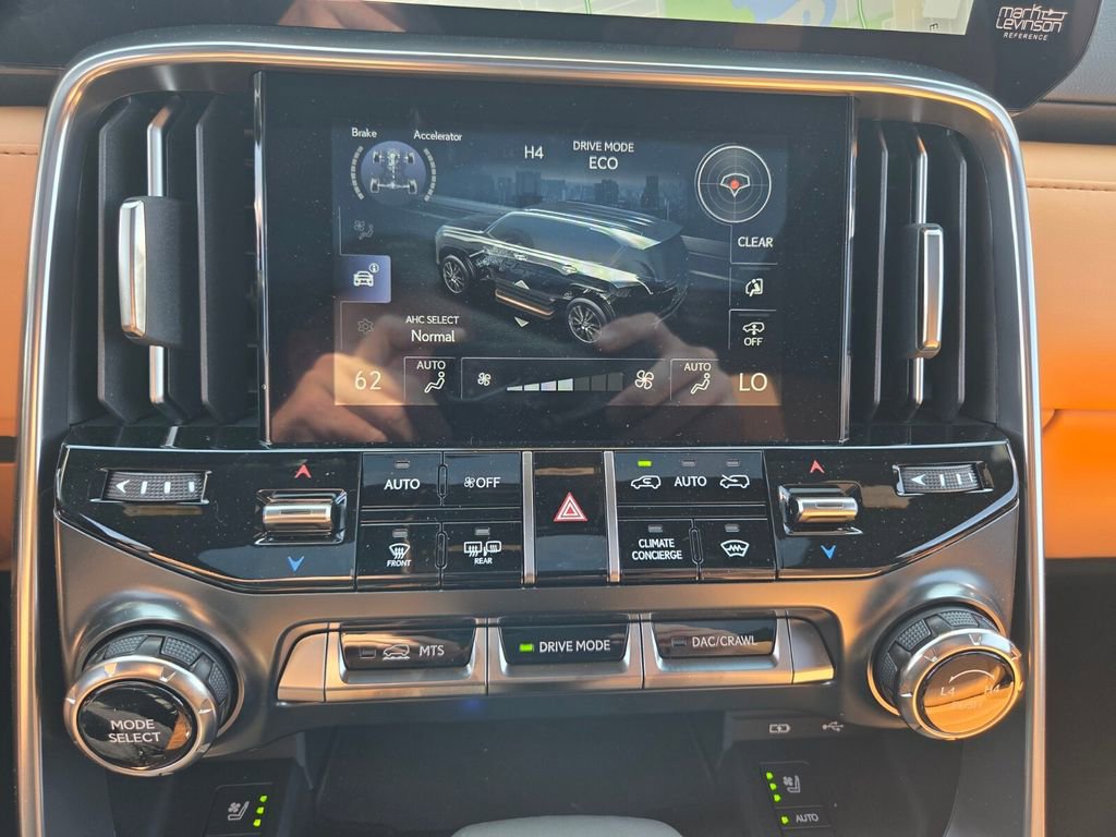 Used 2026 Lexus LX 600 4WD w/ Luxury Package image 24
