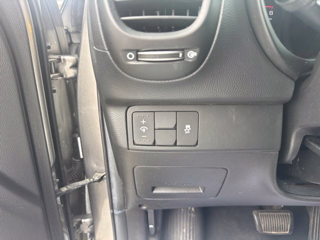 Used 2017 Kia Soul + FWD image 15