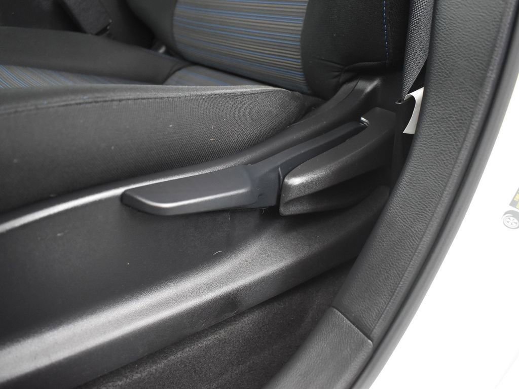 Used 2024 Nissan Leaf S image 28