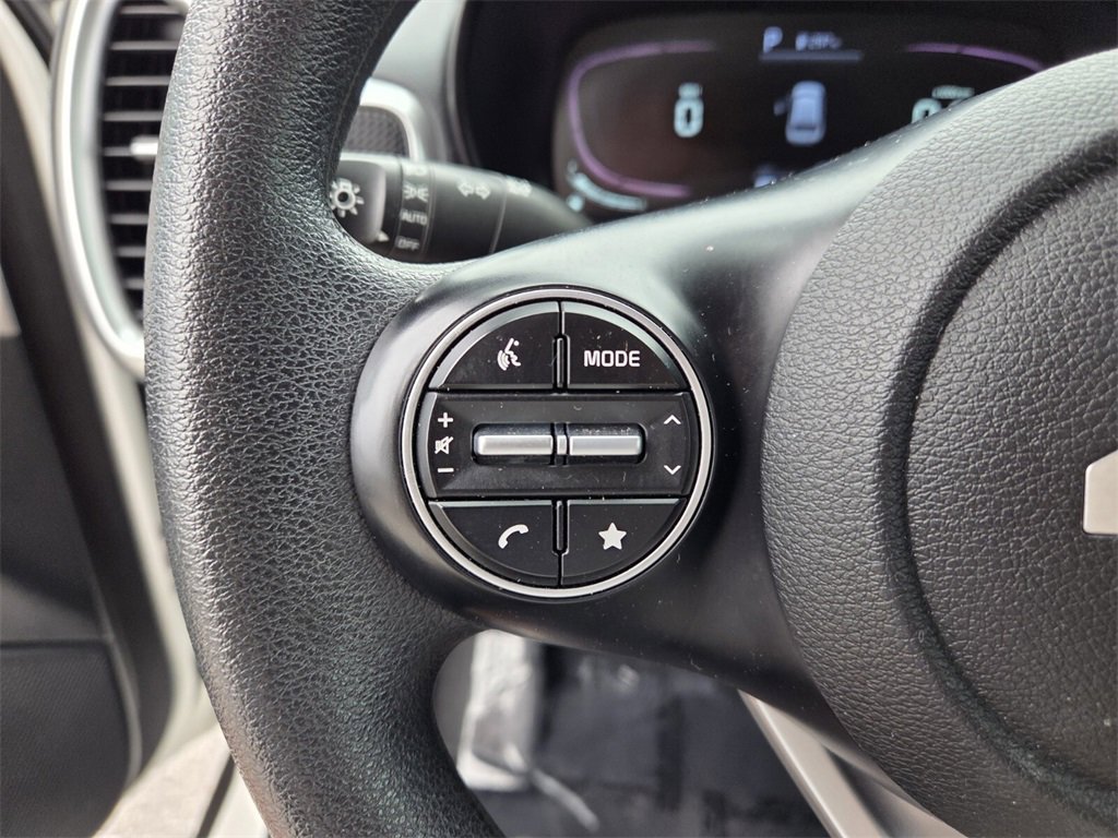 Used 2023 Kia Soul LX w/ LX Technology Package image 28