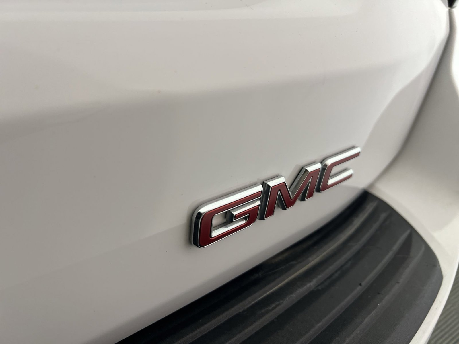 Used 2025 GMC Yukon XL Denali image 27