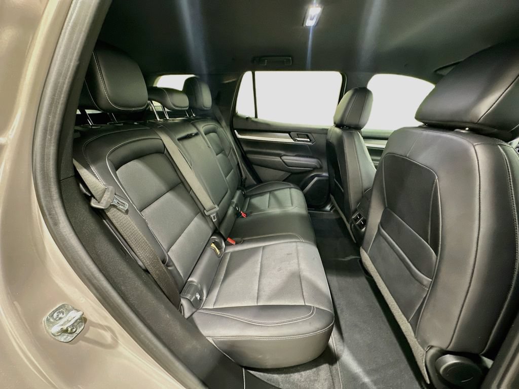 Used 2025 GMC Terrain Elevation w/ Elevation Premium Package AWD/4WD image 28