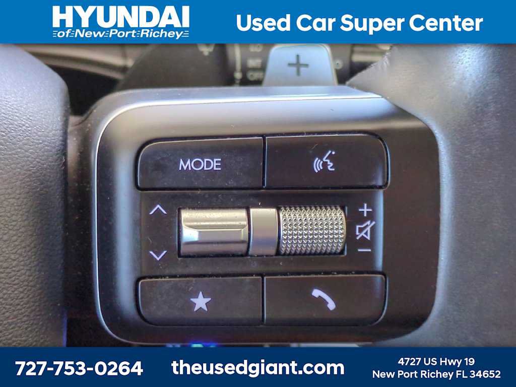 Used 2025 Hyundai Santa Fe SEL FWD image 30