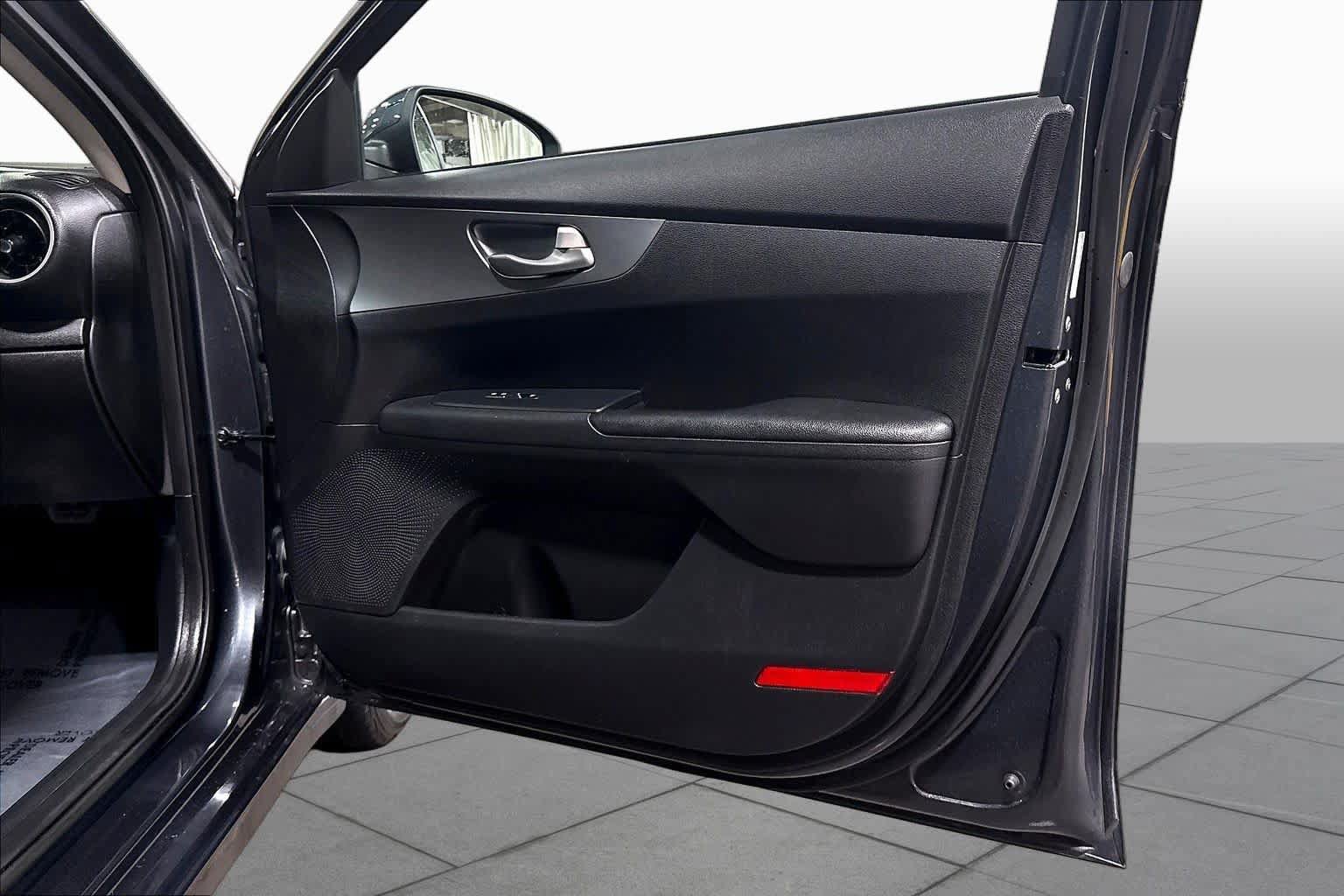Used 2021 Kia Forte LXS FWD image 22