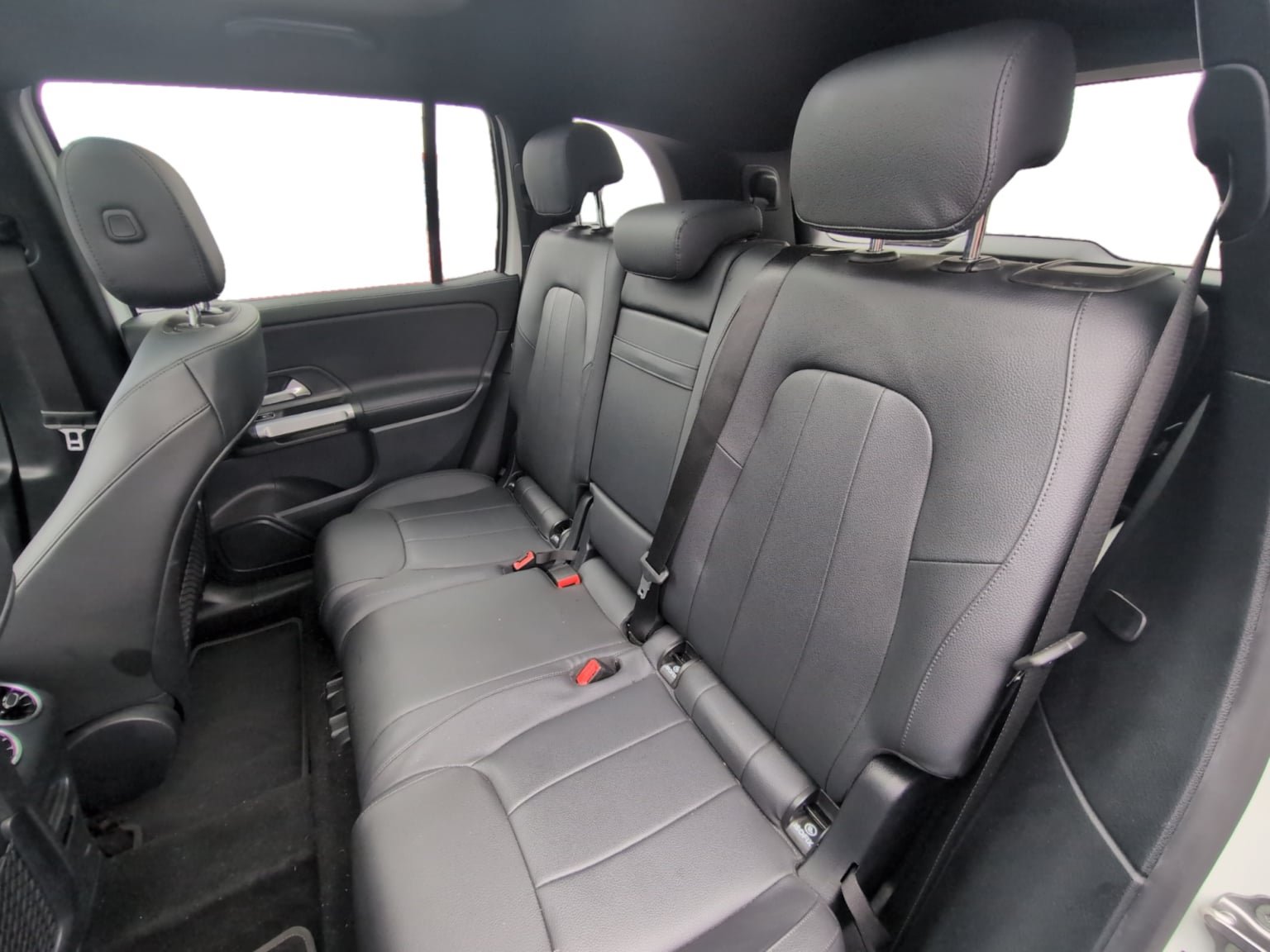Used 2022 Mercedes-Benz GLB 250 4MATIC image 16
