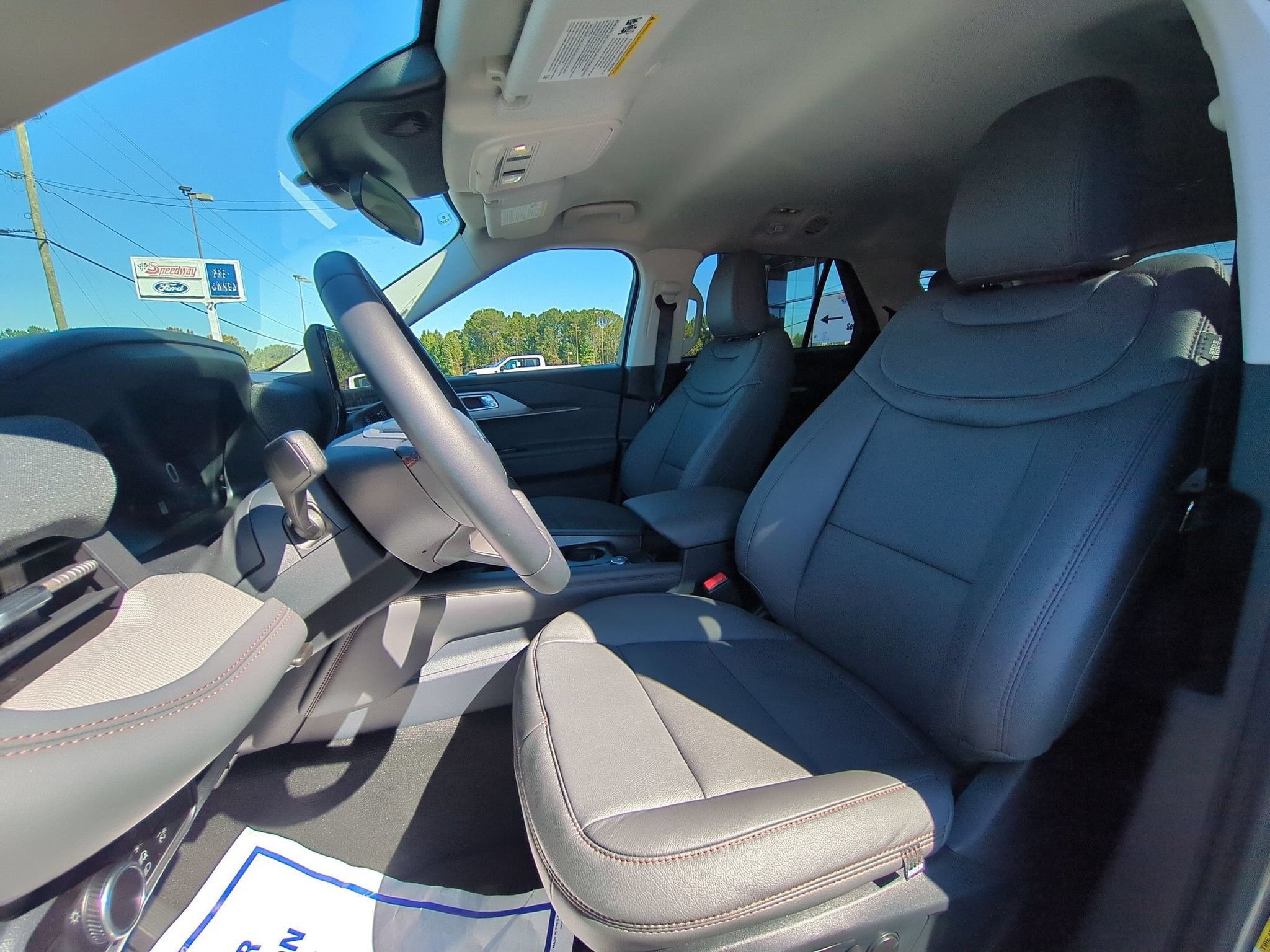 Used 2026 Ford Explorer Active RWD image 25