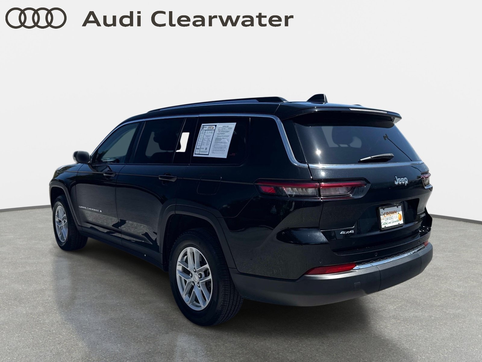 Used 2023 Jeep Grand Cherokee L Laredo AWD/4WD image 3
