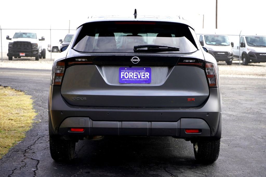 Used 2025 Nissan Kicks SR image 7