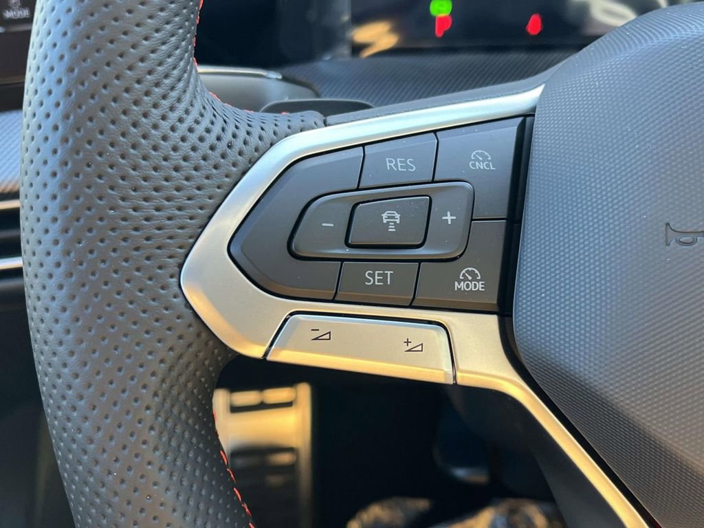 New 2026 Volkswagen GTI SE FWD image 22