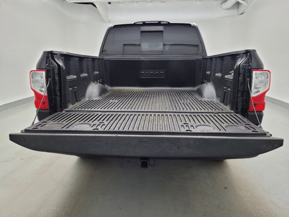 Used 2018 Nissan Titan SV w/ SV Convenience Package RWD image 29