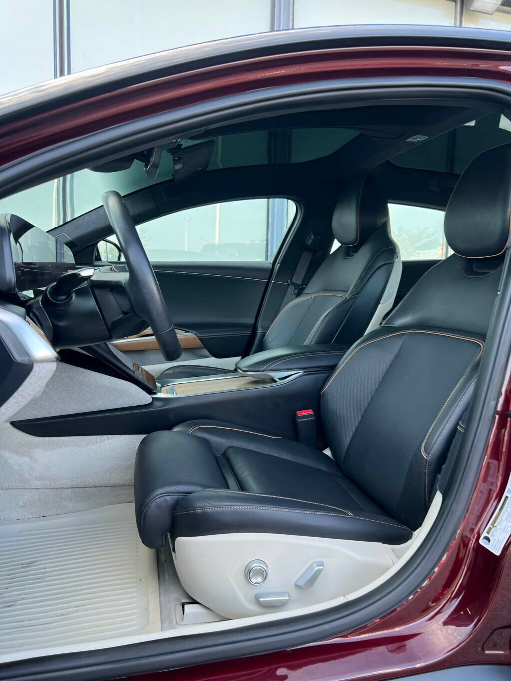 Used 2023 Lucid Air Touring AWD/4WD image 16