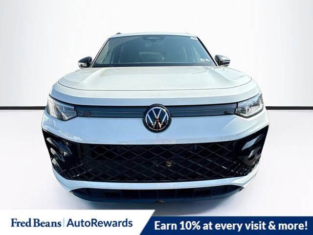 New 2025 Volkswagen Tiguan SE R-Line image 2