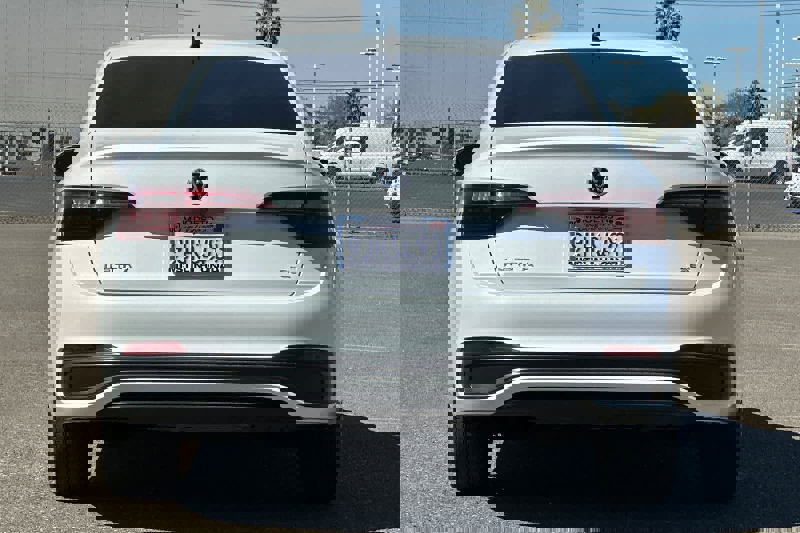 Used 2024 Volkswagen Jetta SE image 4