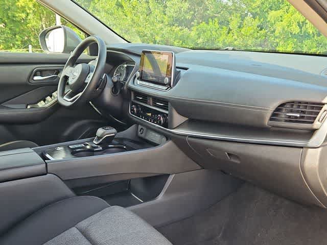 Used 2024 Nissan Rogue SV FWD image 19