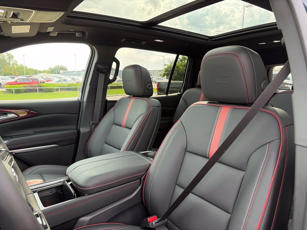 New 2027 Chevrolet Traverse RS w/ LPO, Floor Liner Package AWD/4WD image 52