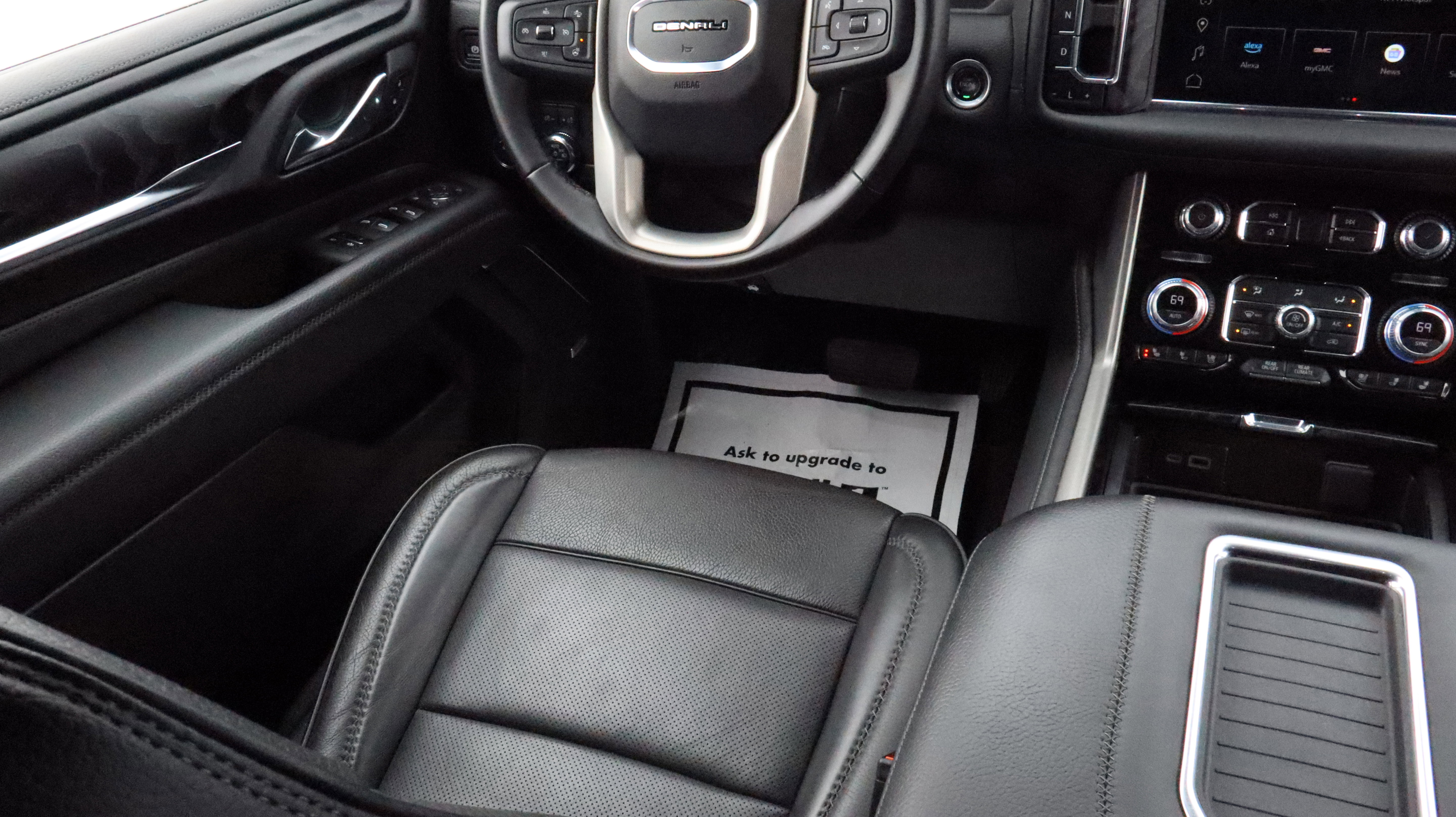 Certified 2024 GMC Yukon XL Denali AWD/4WD image 10