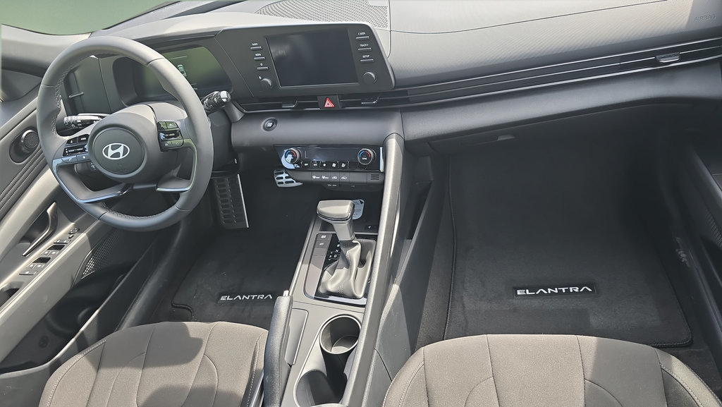 New 2026 Hyundai Elantra Sport FWD image 11