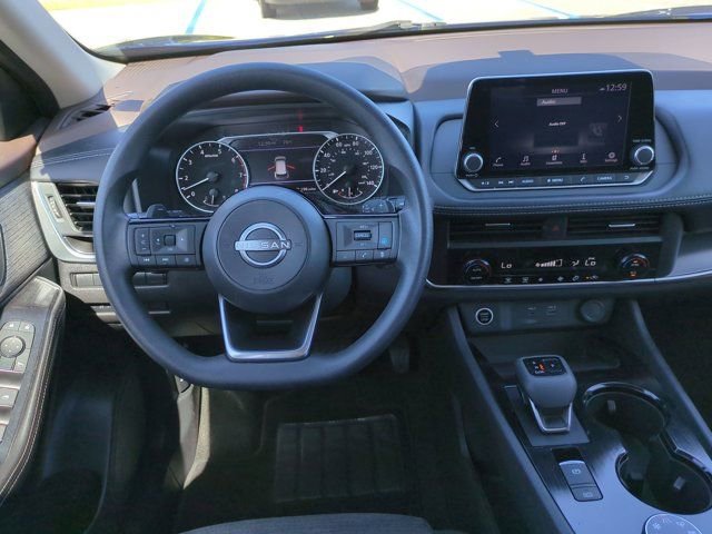 Used 2023 Nissan Rogue SV AWD/4WD image 17