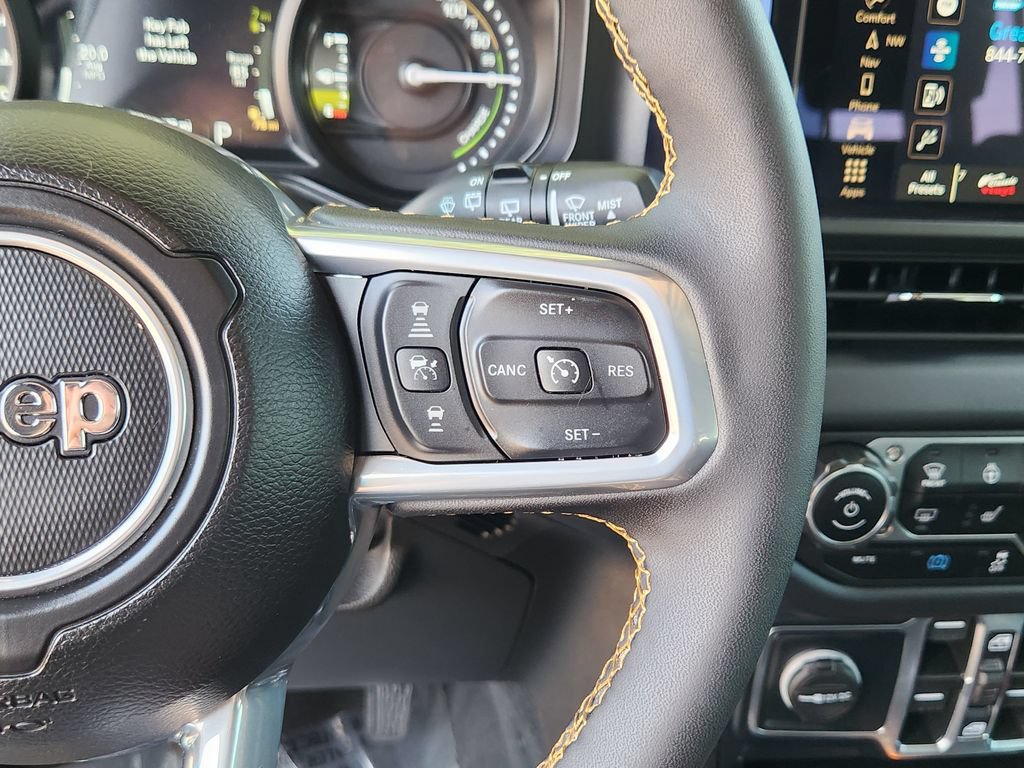 Used 2024 Jeep Wrangler Unlimited Sahara w/ Technology Group AWD/4WD image 18