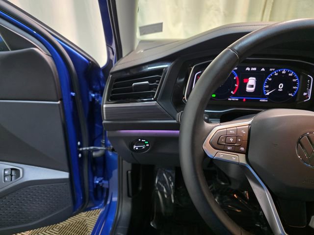 Certified 2022 Volkswagen Jetta SEL image 2